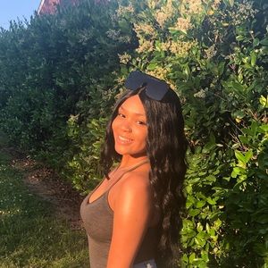 Meet your Posher, Aniya